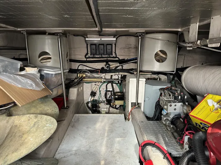  Yacht Photos Pics Engine room of a 2001 Sea Ray 560 Sedan Bridge yacht.