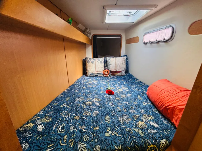 Sailfish Yacht Photos Pics Starboard Forward Stateroom