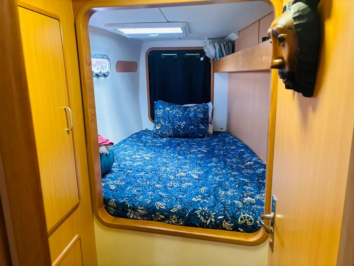 Sailfish Yacht Photos Pics Port Forward Stateroom