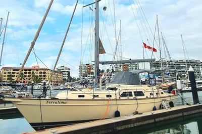 Island Packet 465