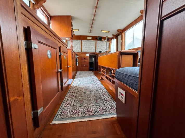 Carolina Breeze Yacht Photos Pics 