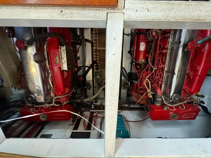 Carolina Breeze Yacht Photos Pics 