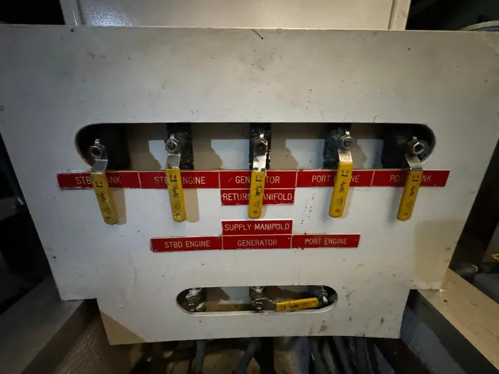 Carolina Breeze Yacht Photos Pics 