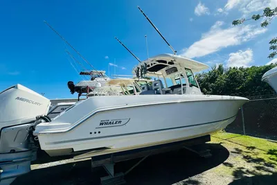 Boston Whaler 330 Outrage