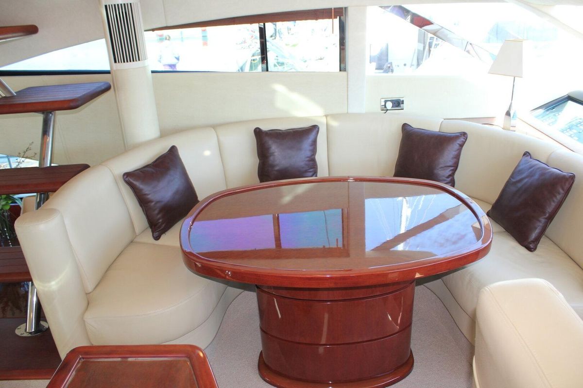 2008 Fairline 57 