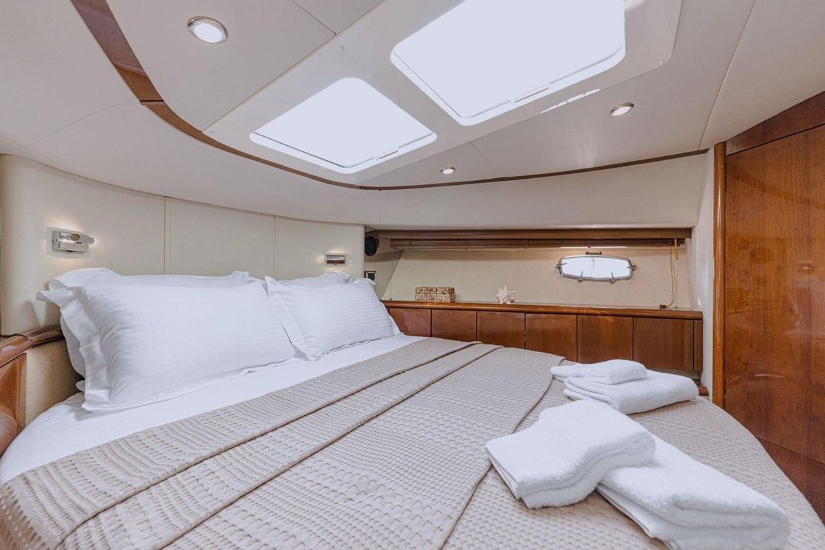 2008 Fairline 57 