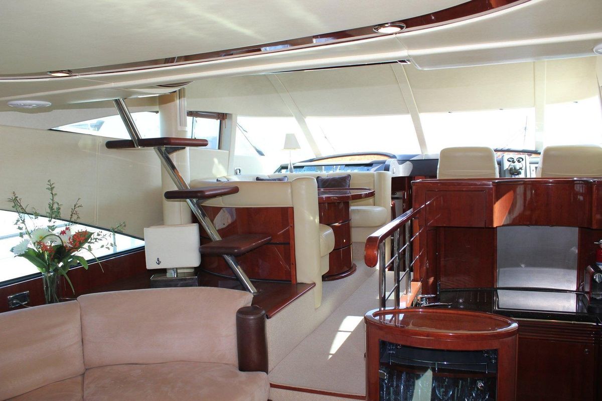 2008 Fairline 57 