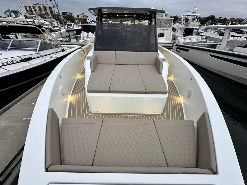 2024 De Antonio Yachts D42 Open