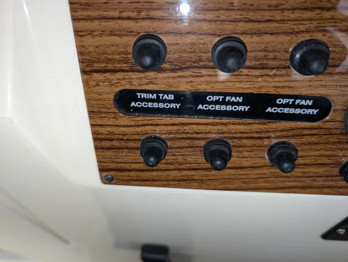 Bravo Zula Yacht Photos Pics Mainship Pilot Sedan 34