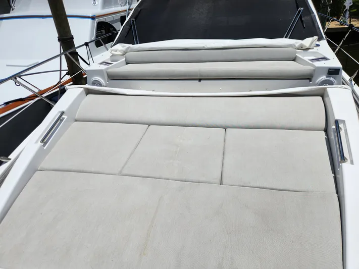 Pri Sea Yacht Photos Pics 2019 Azimut S6 yacht with spacious sunbathing deck and luxurious seating.