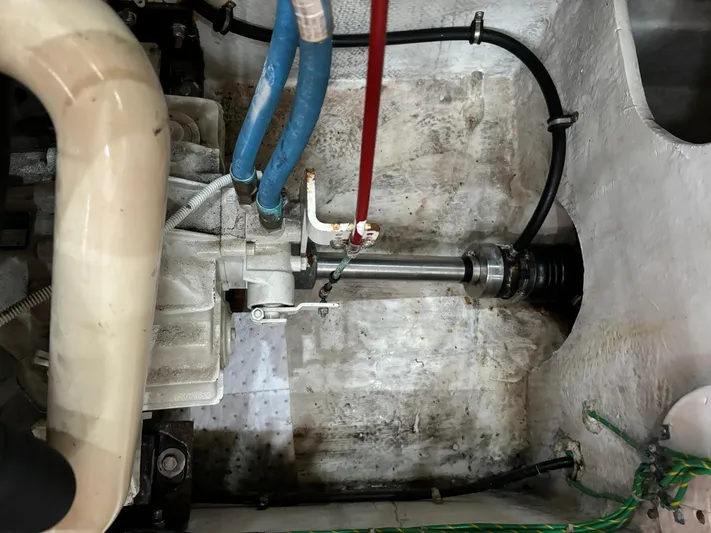 Lady James Yacht Photos Pics Bayliner 3788 Command Bridge Motoryacht 2000 engine compartment showing mechanical components.