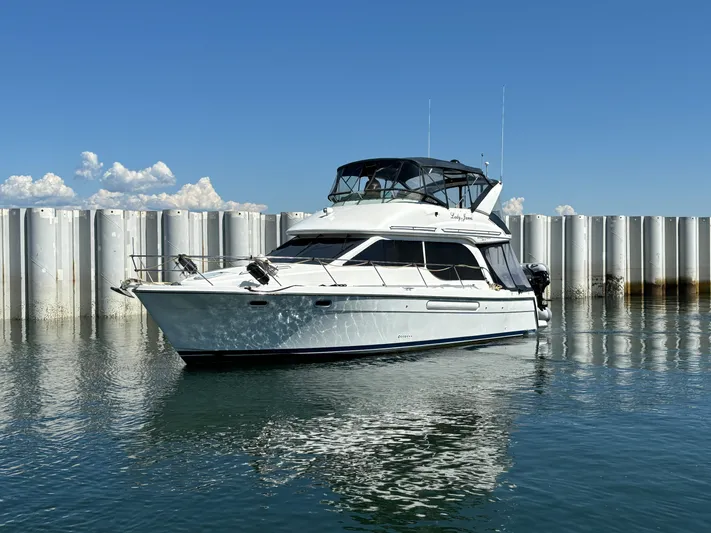 Lady James Yacht Photos Pics 