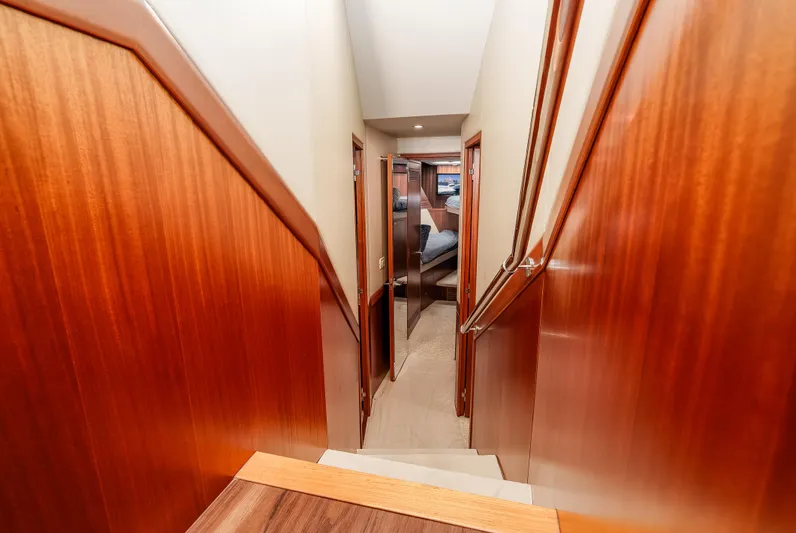 Querencia Yacht Photos Pics 