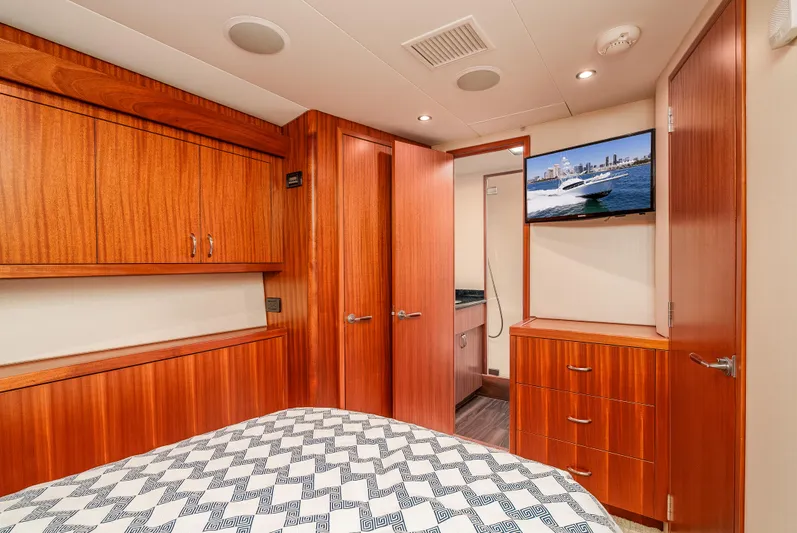 Querencia Yacht Photos Pics 