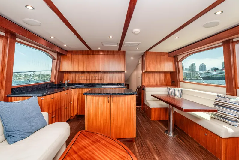 Querencia Yacht Photos Pics 