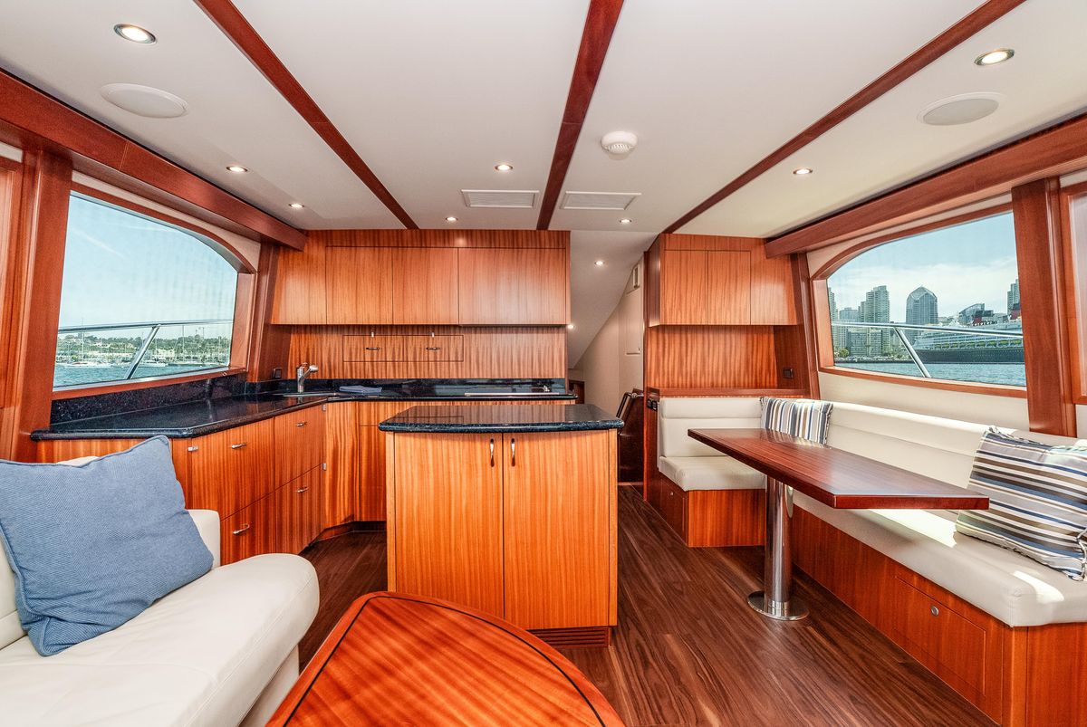 2017 Hatteras 54 