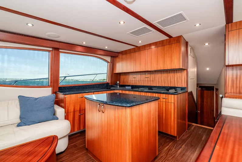 Querencia Yacht Photos Pics 