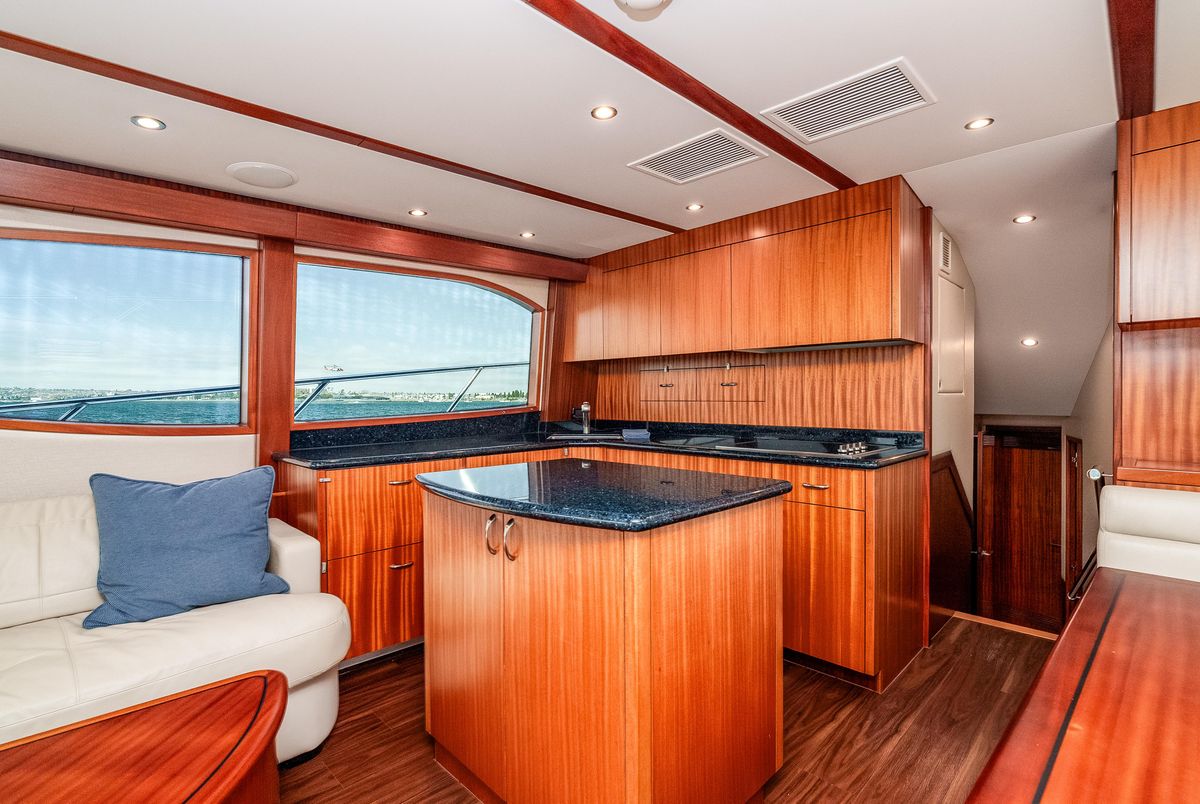 2017 Hatteras 54 