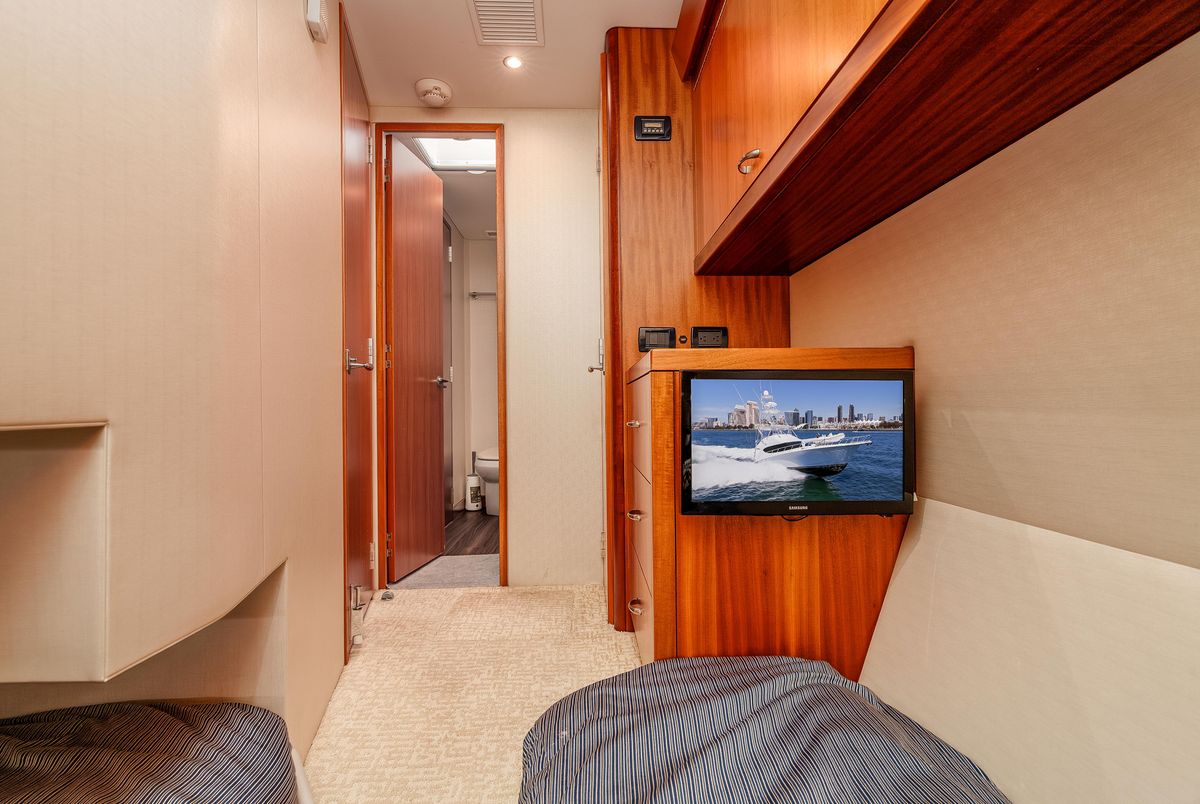 2017 Hatteras 54 