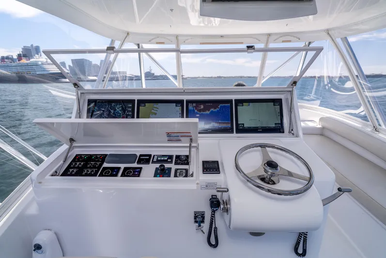 Querencia Yacht Photos Pics 