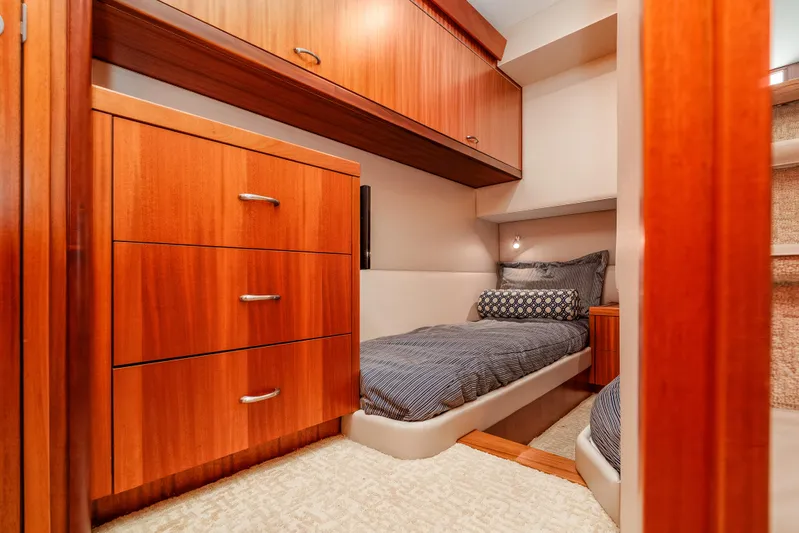 Querencia Yacht Photos Pics 