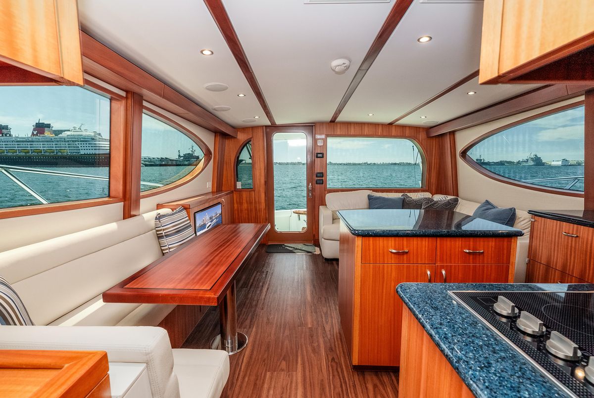2017 Hatteras 54 