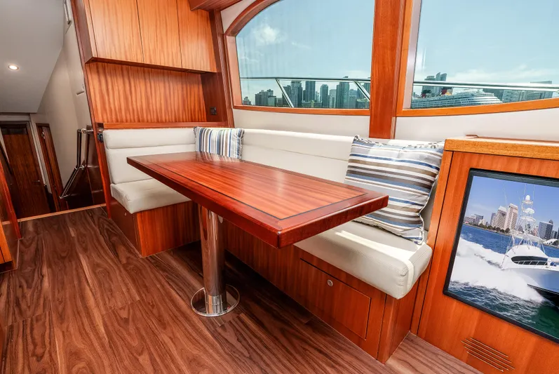 Querencia Yacht Photos Pics 