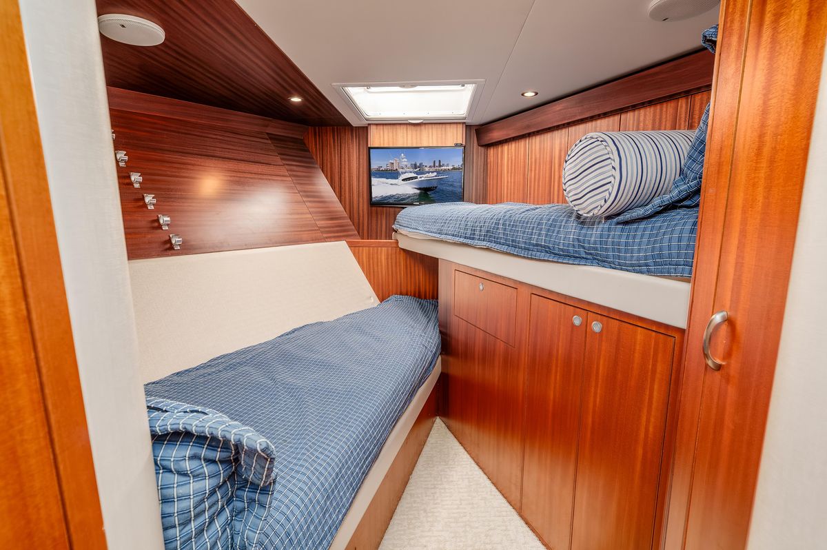 2017 Hatteras 54 