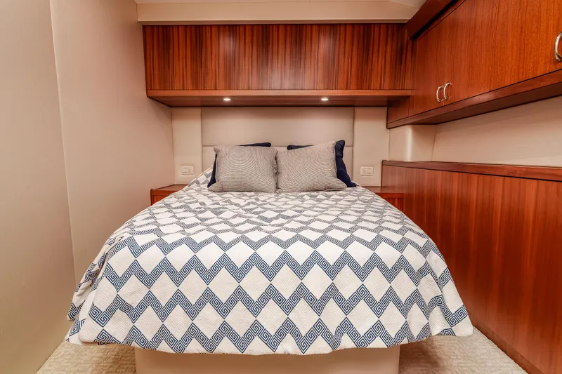 Querencia Yacht Photos Pics 