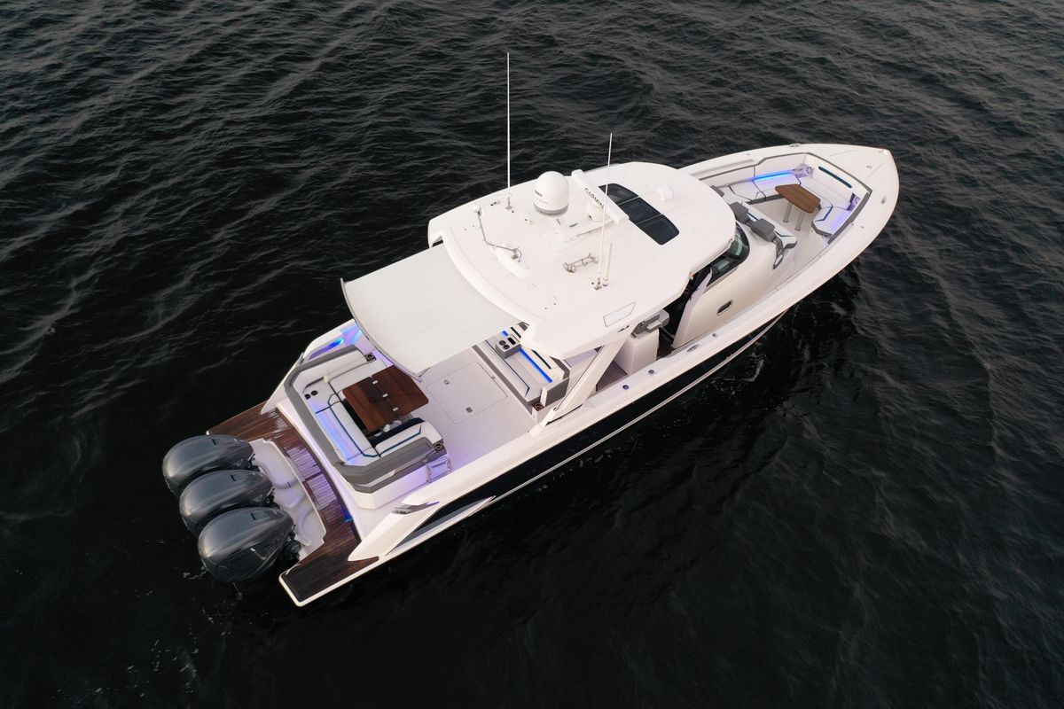 2020 Tiara Yachts 43 