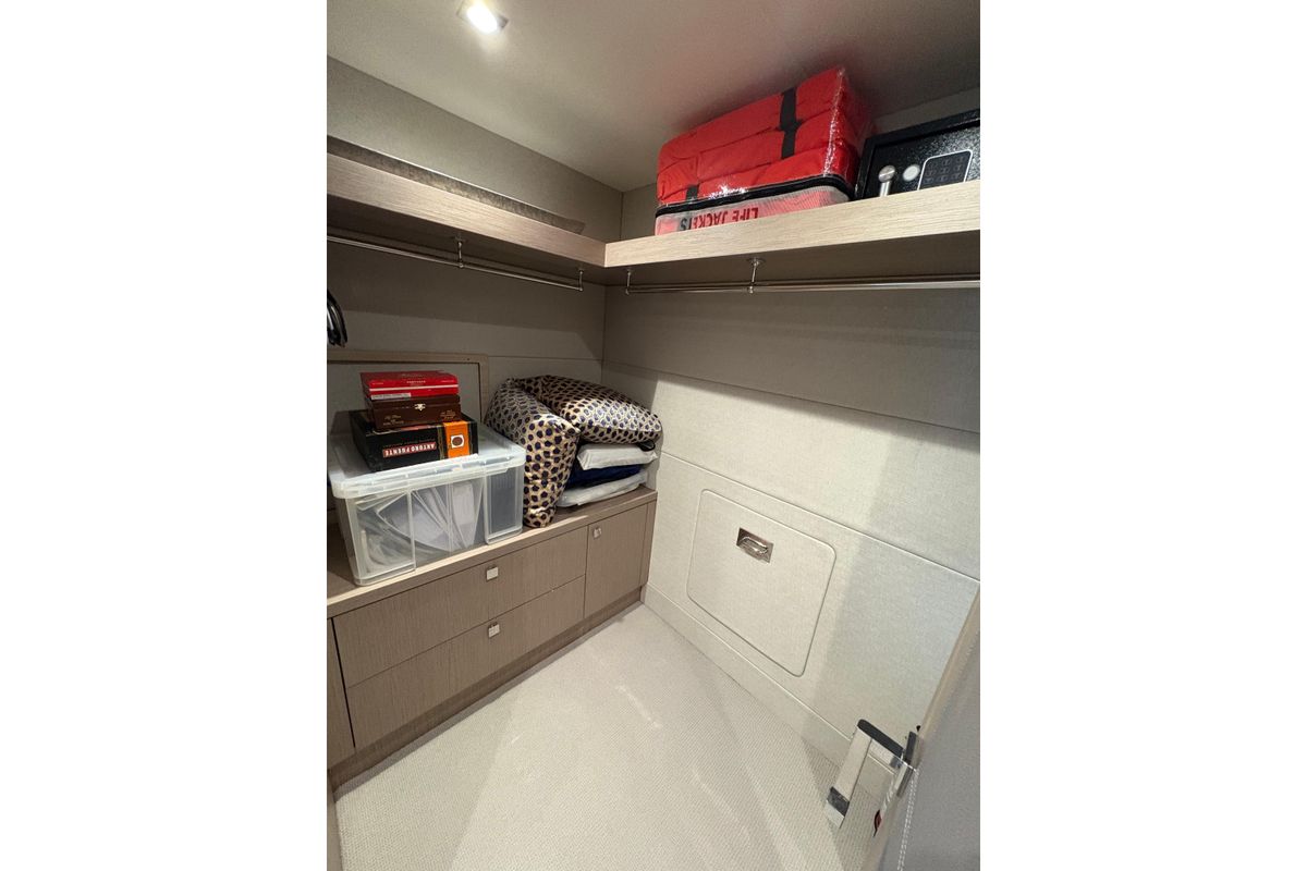 2018 Sunseeker 86 
