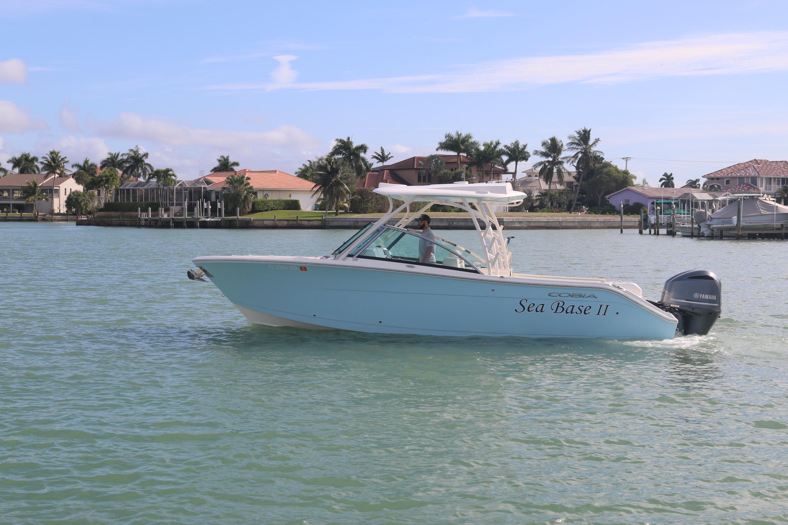 Cobia 280 Dual Console