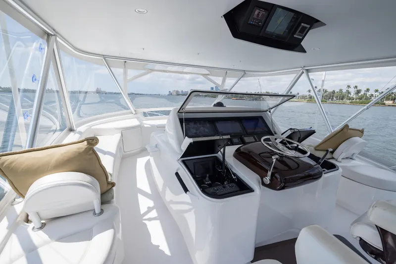 "el Jefe" Yacht Photos Pics Luxurious 2014 Viking 70 Convertible yacht helm with panoramic ocean views.