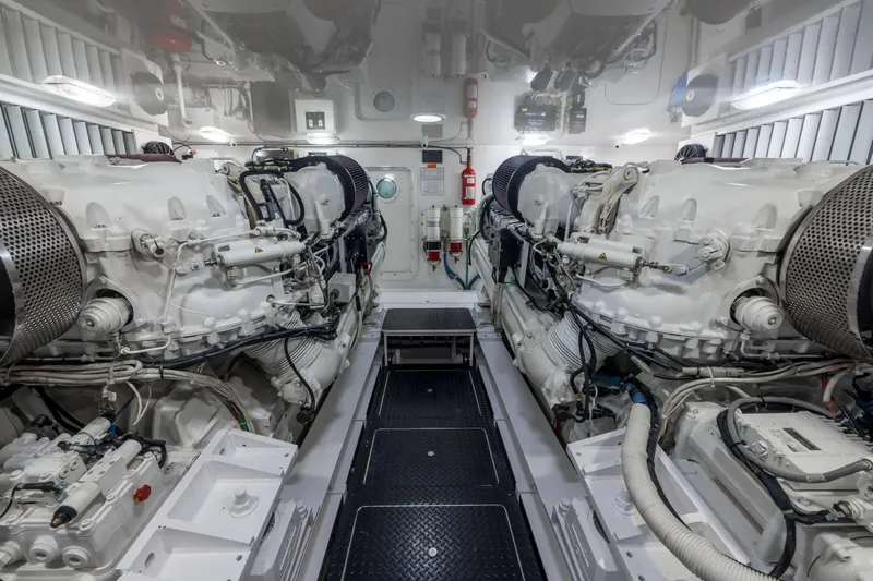 "el Jefe" Yacht Photos Pics 