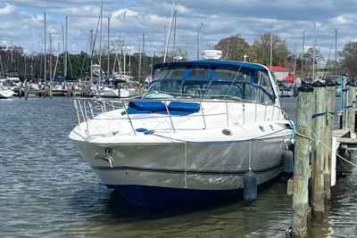 Cruisers Yachts 4270 Express
