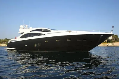 2011 Sunseeker Predator 84