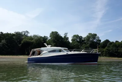 2009 Oyster OM43