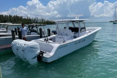 Sportsman Open 352 Center Console