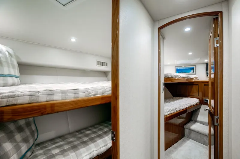 Full Circle Yacht Photos Pics Viking 48 FULL CIRCLE - Bunk Staterooms