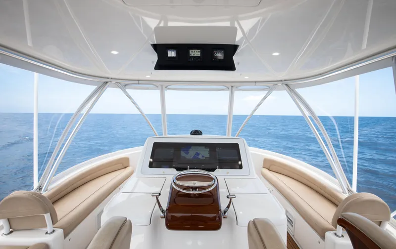 Full Circle Yacht Photos Pics Viking 48 FULL CIRCLE - Flybridge Helm Station & Seating