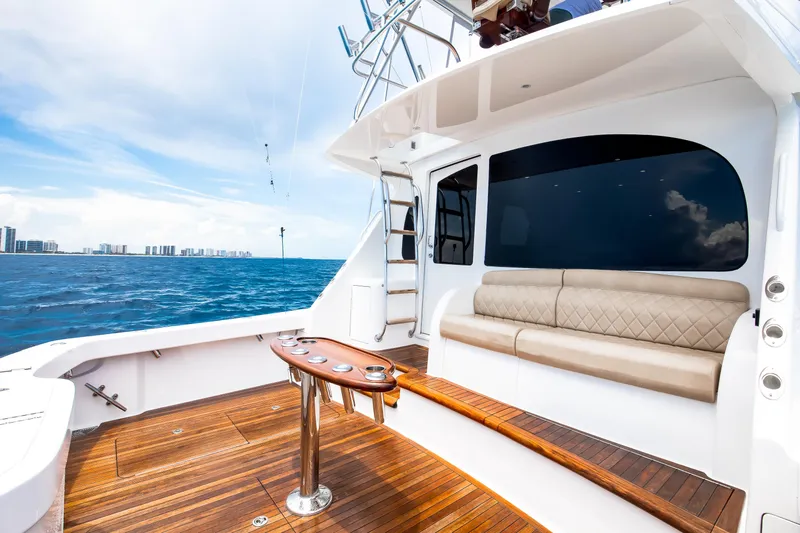 Full Circle Yacht Photos Pics Viking 48 FULL CIRCLE - Cockpit & Mezzanine Seating