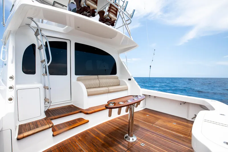 Full Circle Yacht Photos Pics Viking 48 FULL CIRCLE - Cockpit & Mezzanine Seating