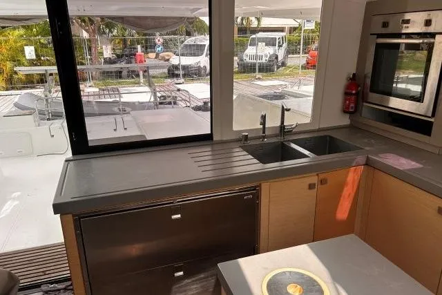 Penfret Yacht Photos Pics Saona 47