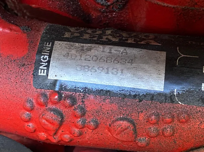 Tangled Up In Blue Yacht Photos Pics Close-up of a Volvo Penta engine label on a 2002 Regal 3860 Commodore.