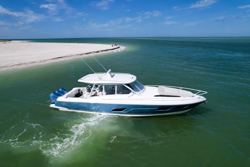 Triple 450r Outboards 200 Hrs Yacht Photos Pics 