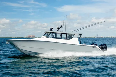 Invincible 46 Pilothouse
