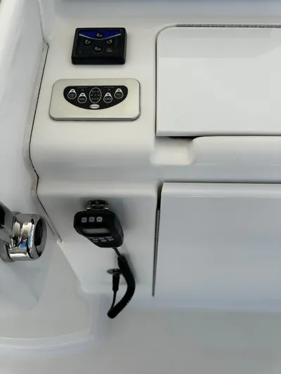  Yacht Photos Pics Control panel of 2006 Tiara Yachts 3900 Convertible boat.