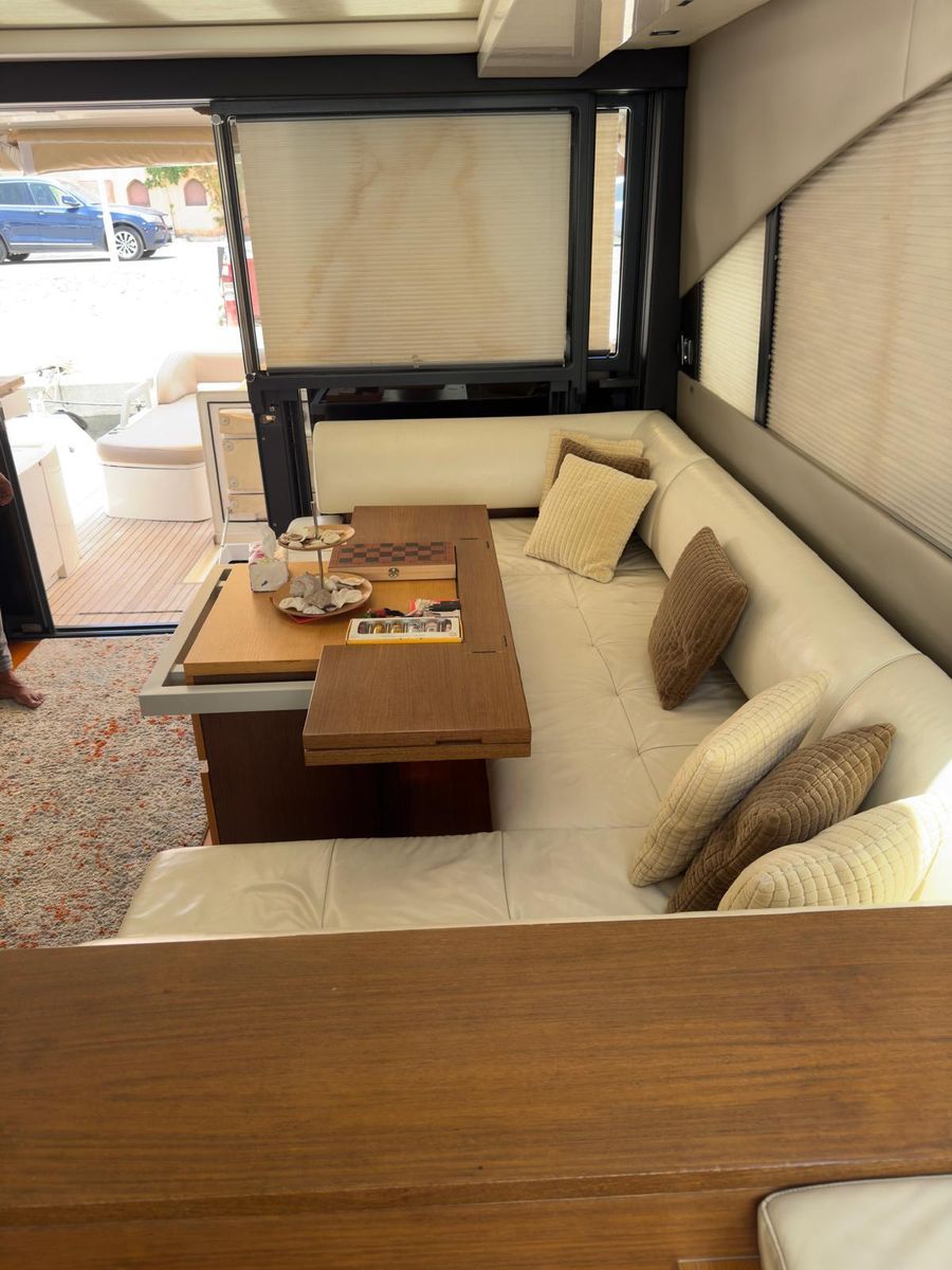 2010 Fairline 59 