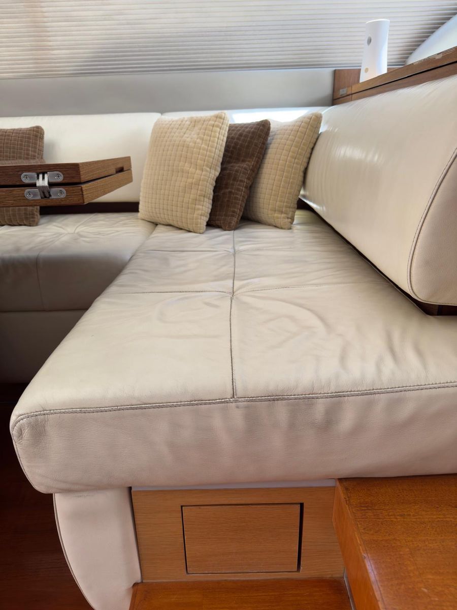 2010 Fairline 59 