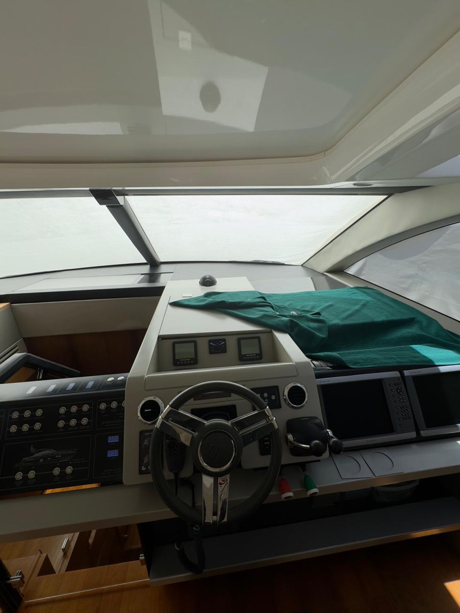 2010 Fairline 59 